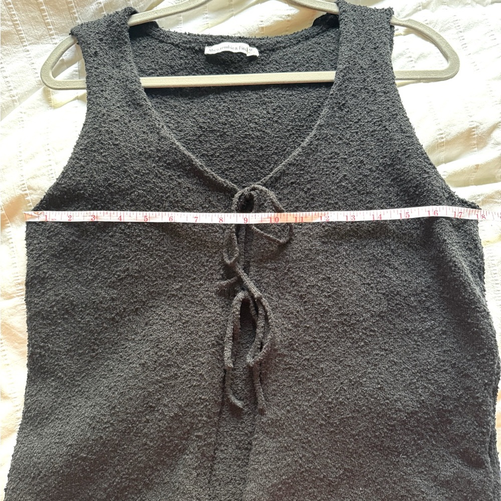 Abercrombie & Fitch Black Textured Tie-Front Tank - Picture 5 of 12